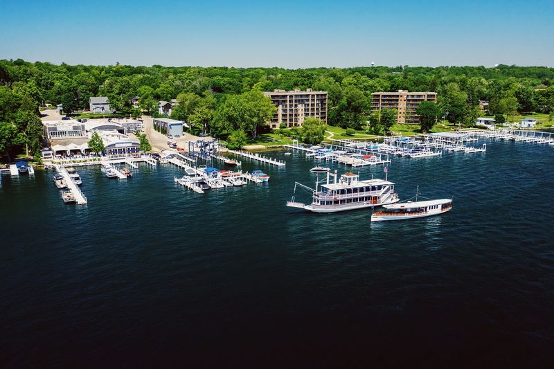 Scenic Boat Tours on the Lake