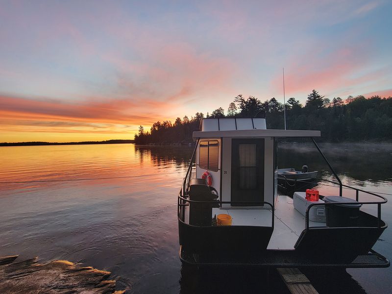Houseboat Adventures