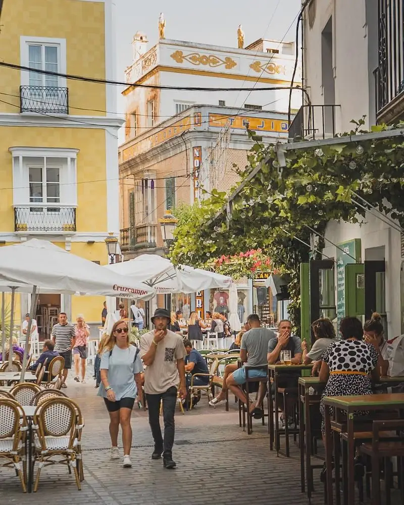 The Charming Streets of Cádiz