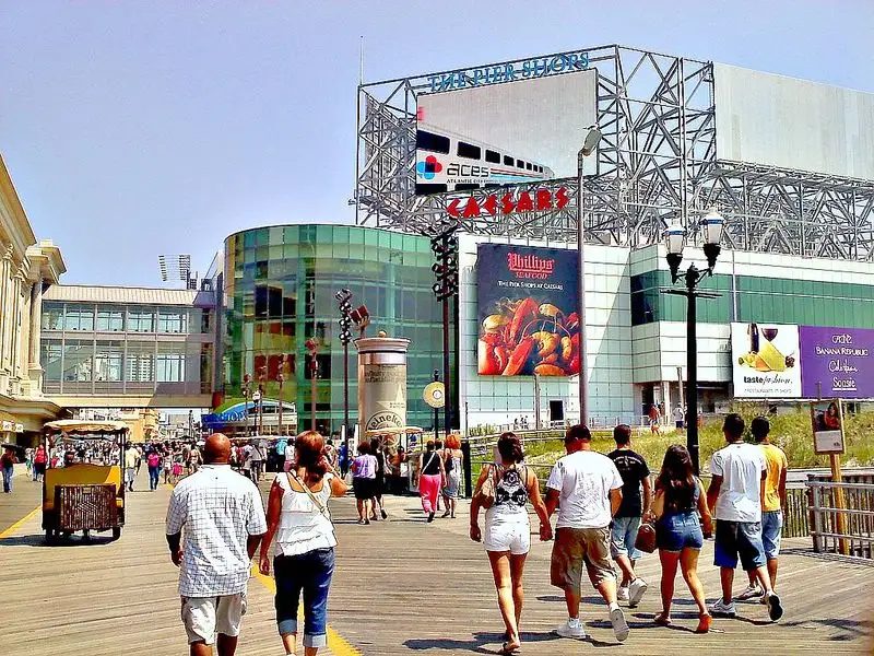 Shopping at Tourist-Centered Boardwalks