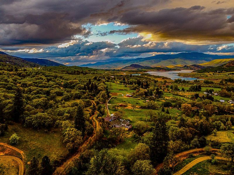 Ashland, Oregon – Wine, Herbs, and Backyard Beauty