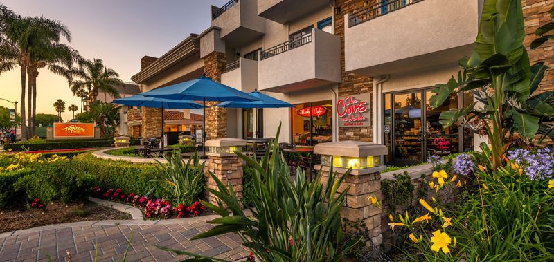 Tropicana Inn & Suites