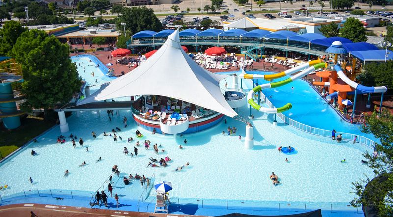 Six Flags Hurricane Harbor – Arlington