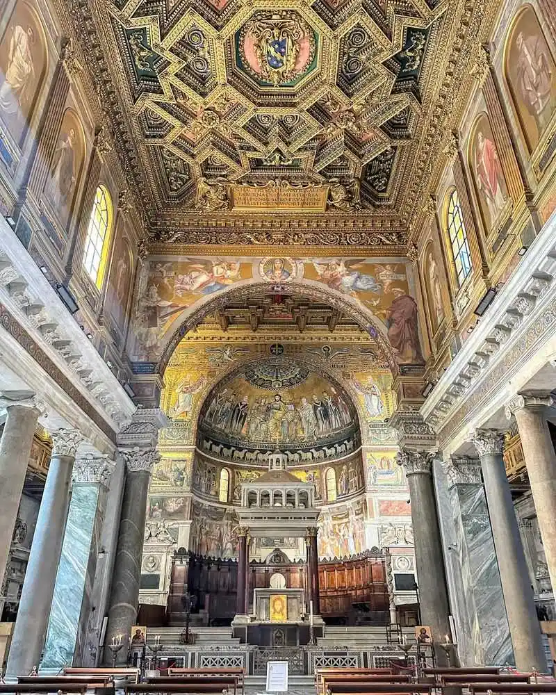 Admire the mosaics of Santa Maria in Trastevere