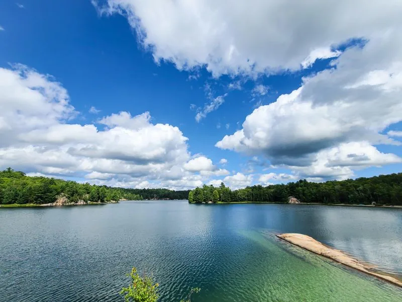 The Feeling of Space and Stillness