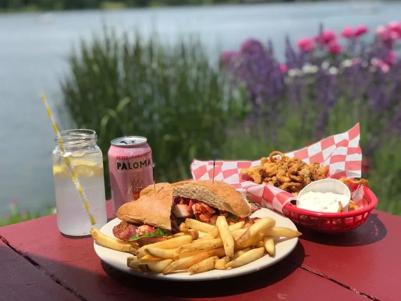 Evelyn’s Drive-In (Tiverton)