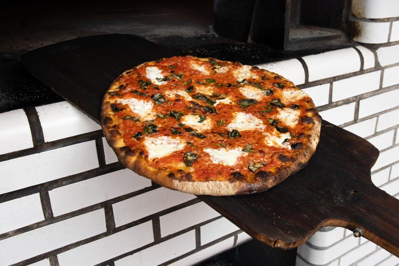 Frank Pepe Pizzeria Napoletana (New Haven, CT – since 1925)