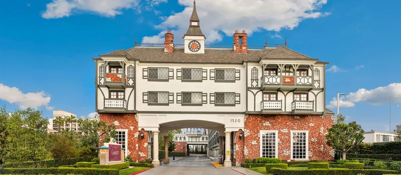 Anaheim Camelot Inn & Suites
