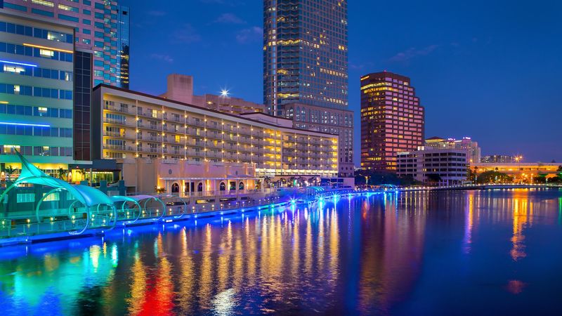 Tampa Riverwalk & Downtown