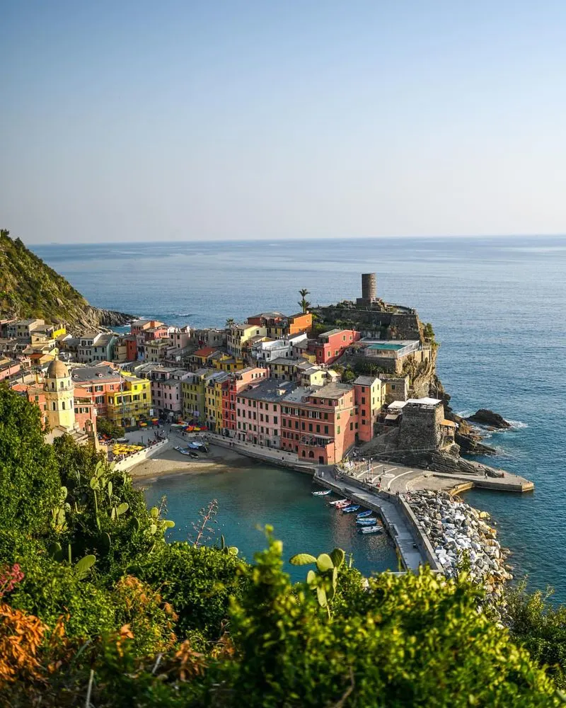 Herbal Traditions Fading Under Tourist Demand