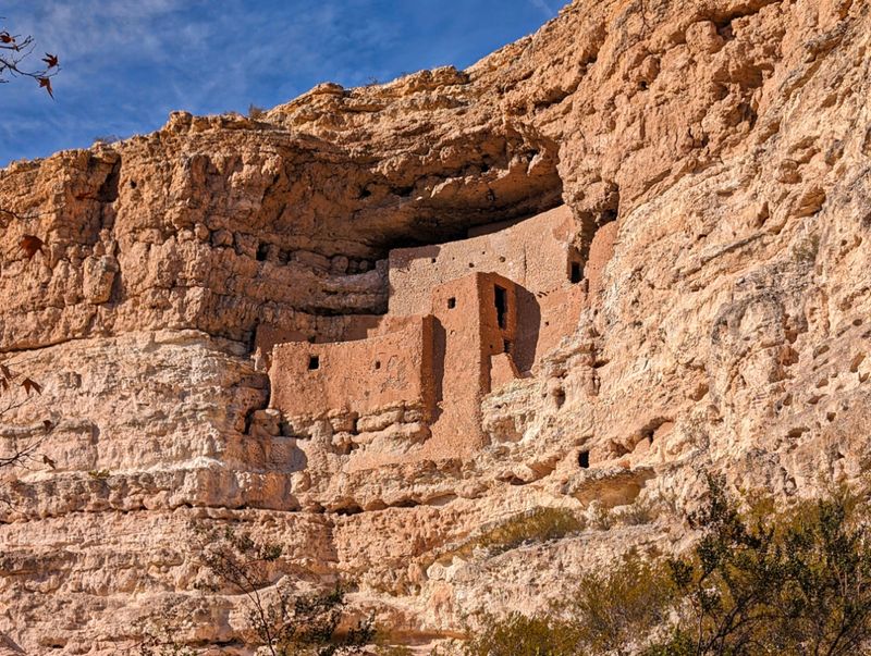 Tour Montezuma Castle National Monument