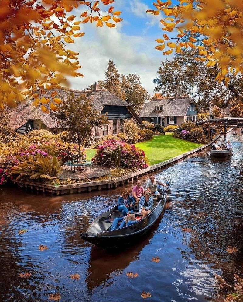 Giethoorn, Netherlands – Canals Framed by Cottage Gardens