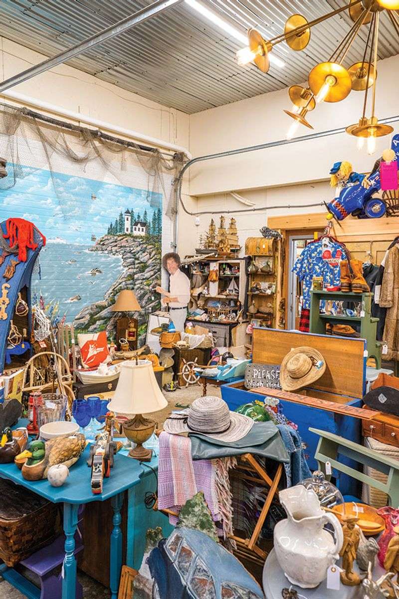 Perusing the Wells Antique Mile