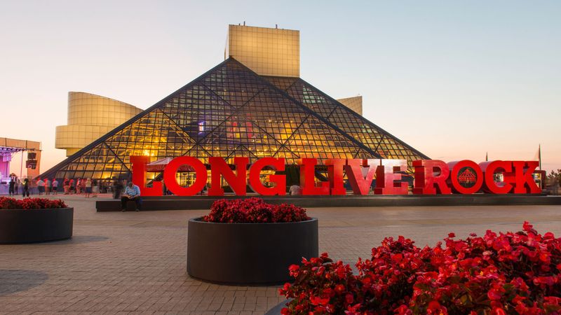 Rock & Roll Hall of Fame / Cedar Point (OH)