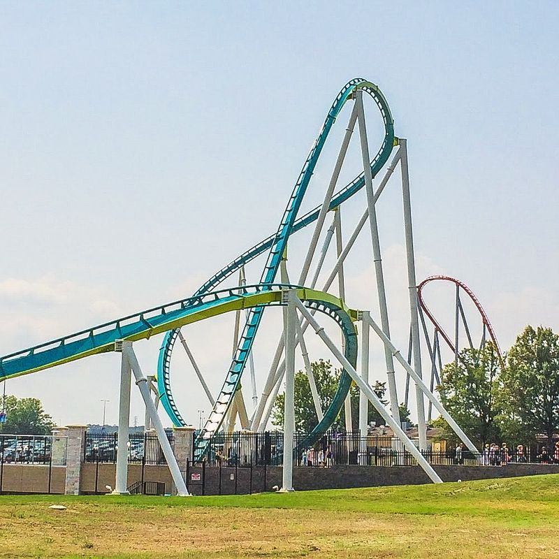 Fury 325's Open Lawn Spaces