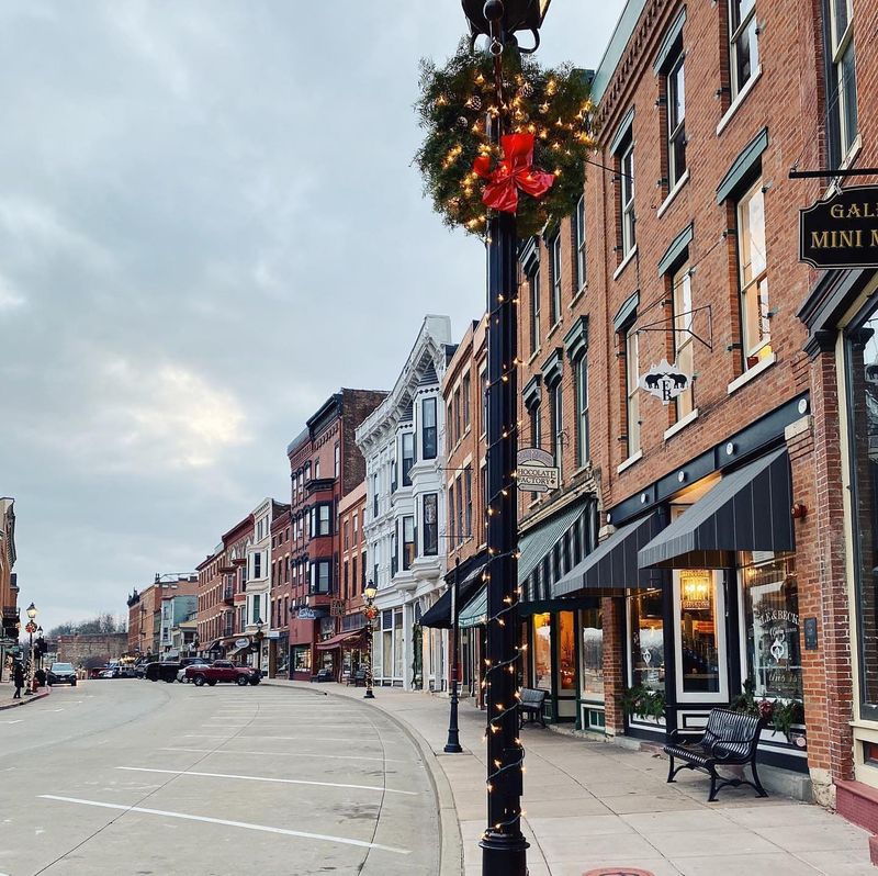 For the Small-Town Charmer: Galena, Illinois