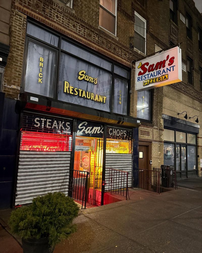 Sam's Street Pizza