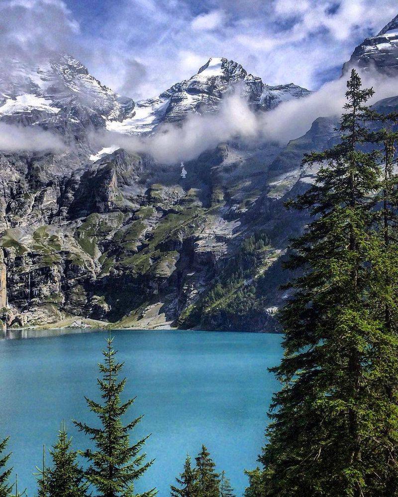 Switzerland – Alpine Lakes and High Peaks