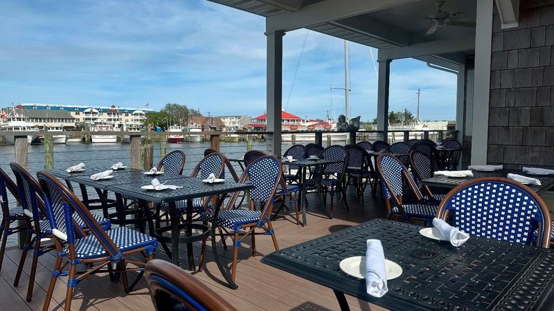 Local Seafood Restaurants: From Catch to Table