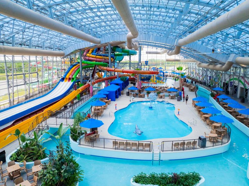 Epic Waters Indoor Waterpark – Grand Prairie
