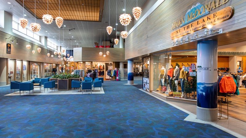 Explore Downtown’s Art Galleries and Boutiques