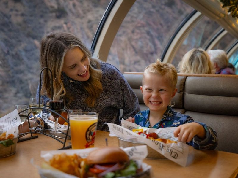Royal Gorge Route Railroad Burger Bar – Cañon City