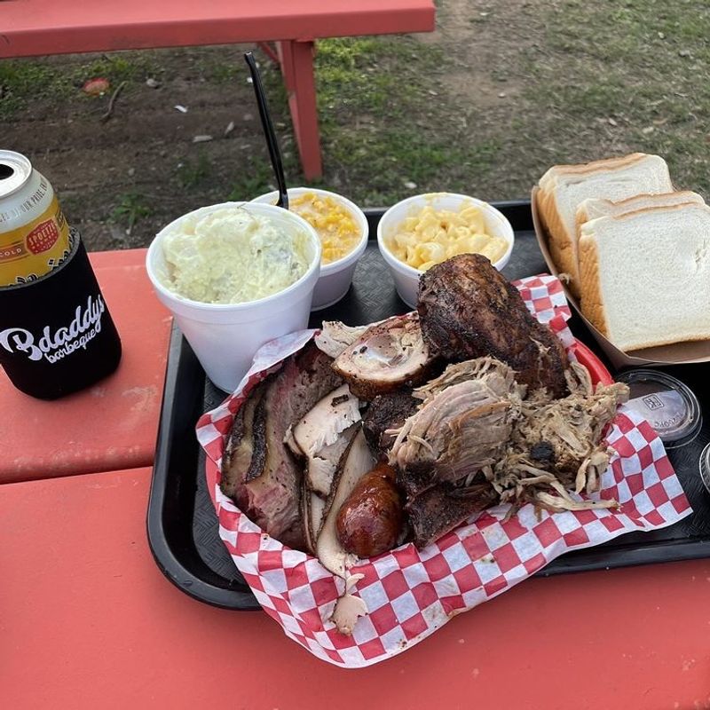 B-Daddy’s BBQ – Helotes