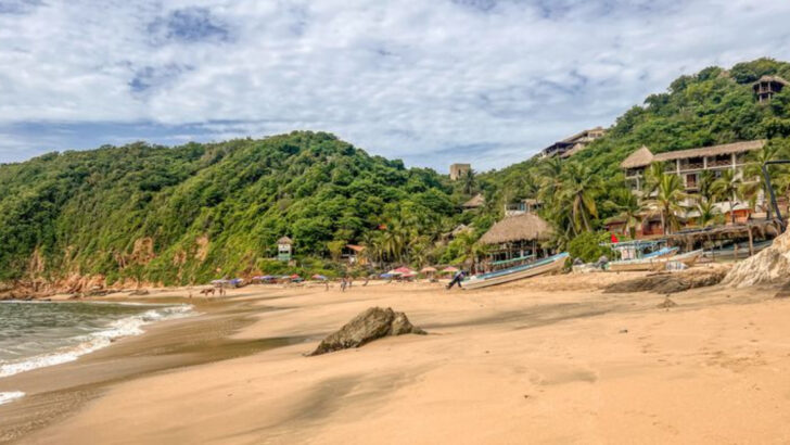 If You Miss Real Mexican Beach Towns, These 7 Still Have Local Fishermen (Not Resorts)