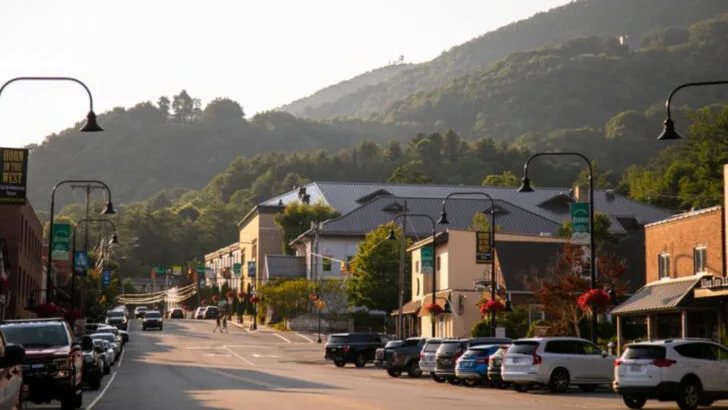 If You Miss the Old Blue Ridge Parkway, These 10 Mountain Towns Still Have That Slow-Paced Charm