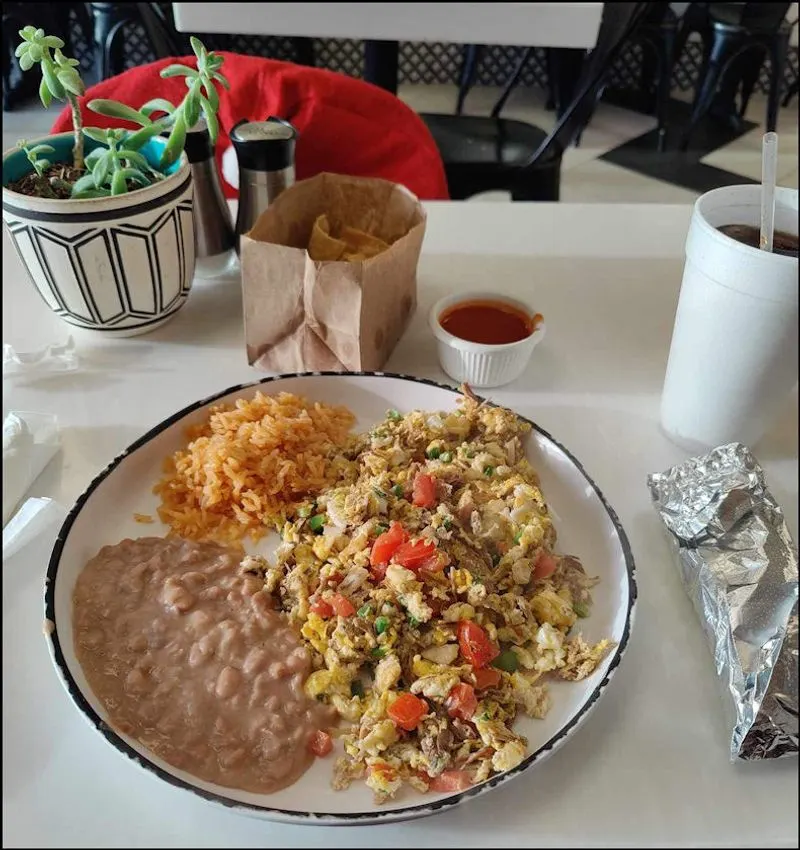 Lola’s Kitchen (Victorville area)