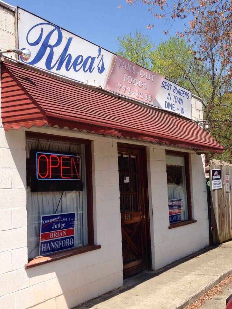 Rhea’s Hot Dogs & Burgers – Roswell, Georgia