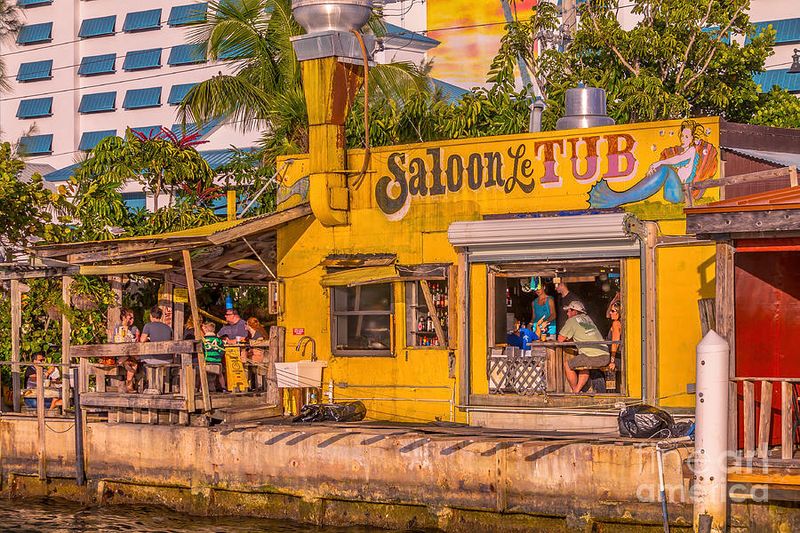 The Le Tub Saloon – Hollywood Beach