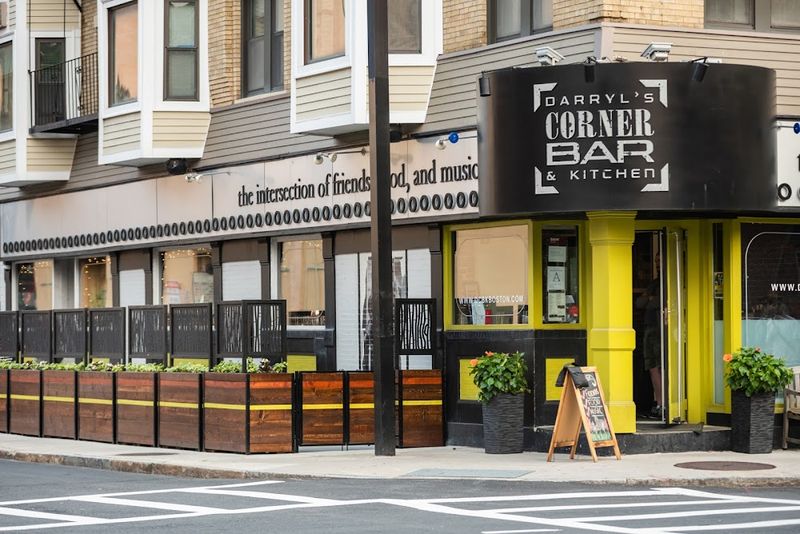Darryl’s Corner Bar & Kitchen – South End