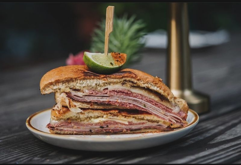 Doce Provisions (Little Havana)