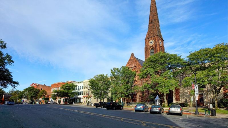Northampton – Queer-Friendly, Bookish, and Outdoorsy
