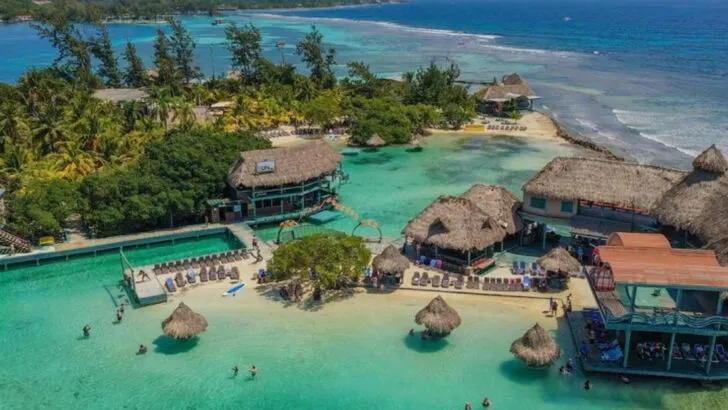 Looking for the World’s Most Peaceful Beach? This Central American Beauty Just Took the Crown