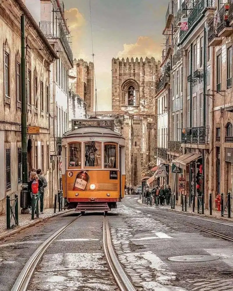 Tram 28