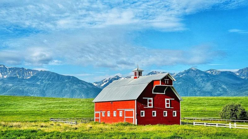 Enterprise, Oregon – Small-Town Plates, Big Garden Views