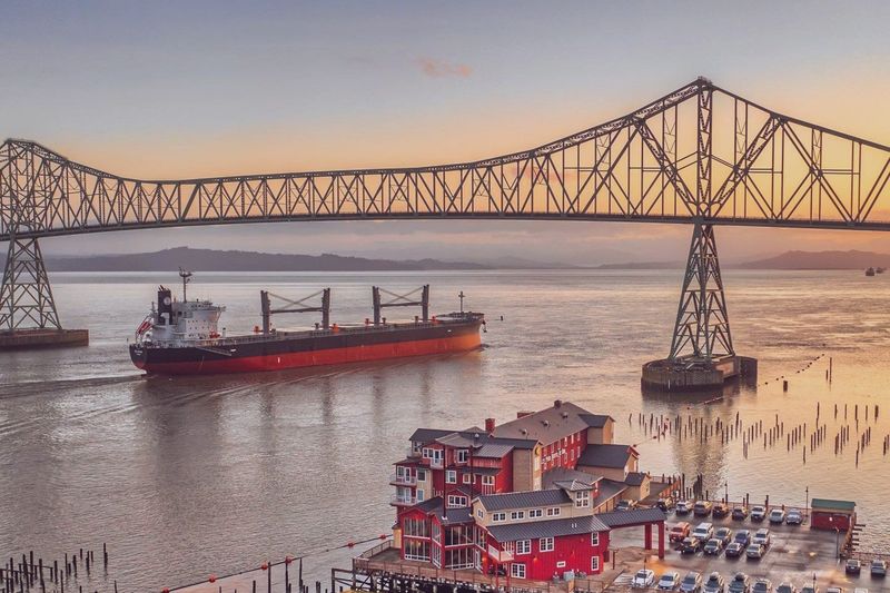 Astoria & the Columbia River Mouth