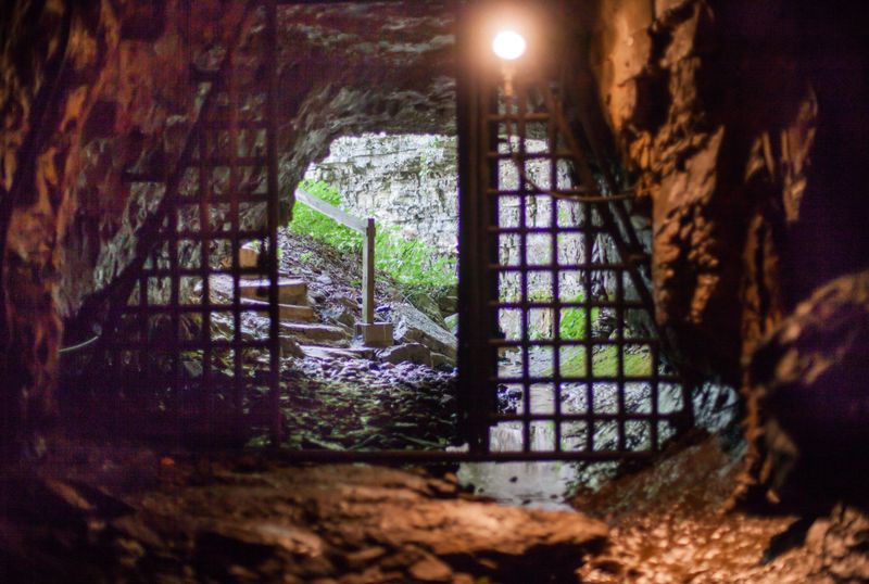 Bell Witch Cave, Tennessee