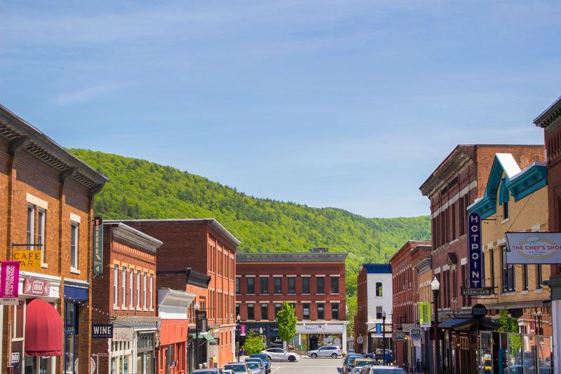 Great Barrington – Hip in the Hills