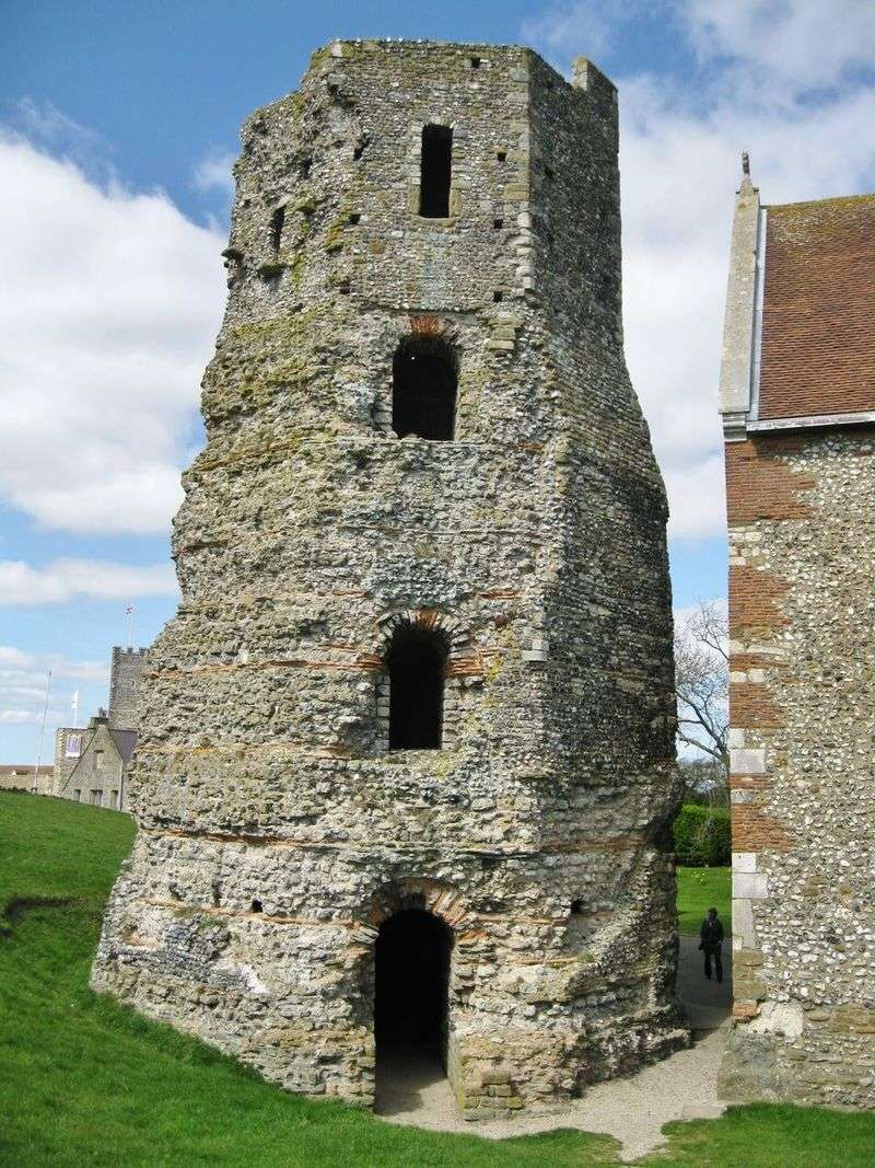 The Forgotten Roman Lighthouse at Dover