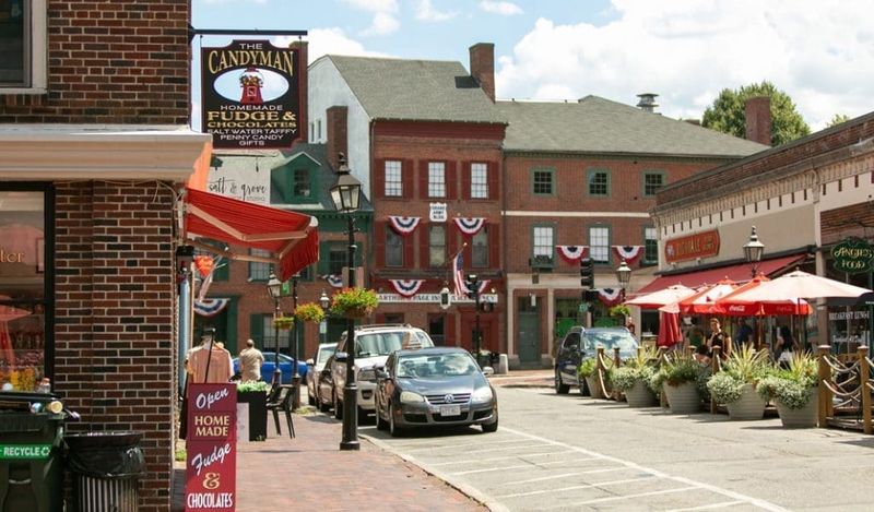 Newburyport – Waterfront Strolls with a Side of History