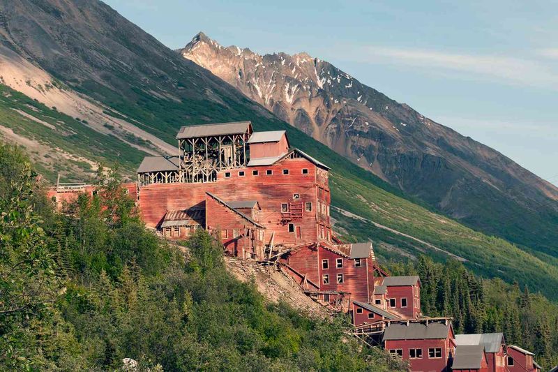 Abandoned Buildings or Ghost Towns in the U.S.