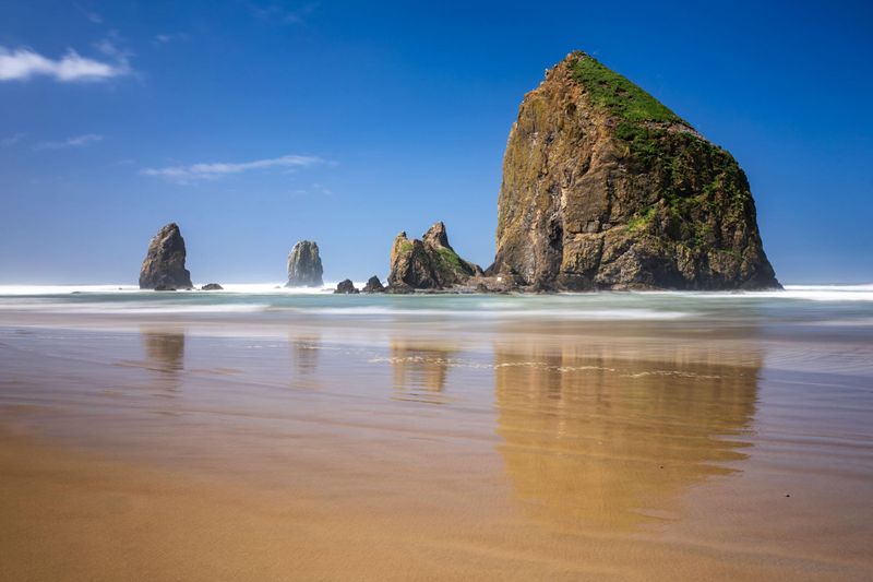 Cannon Beach, Oregon – Sandy Shores and Iconic Haystack Rock