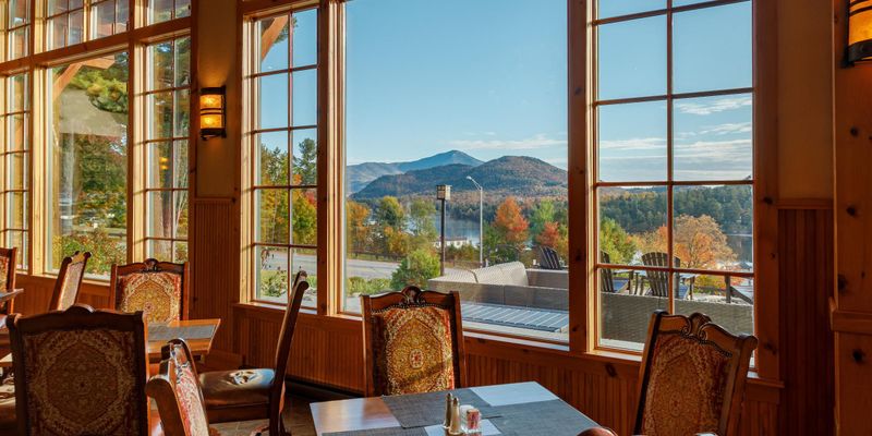 Room to Dine (and Breathe)