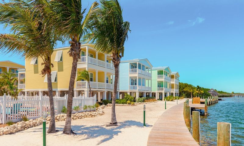 Cozy Cottages Over Big Hotels