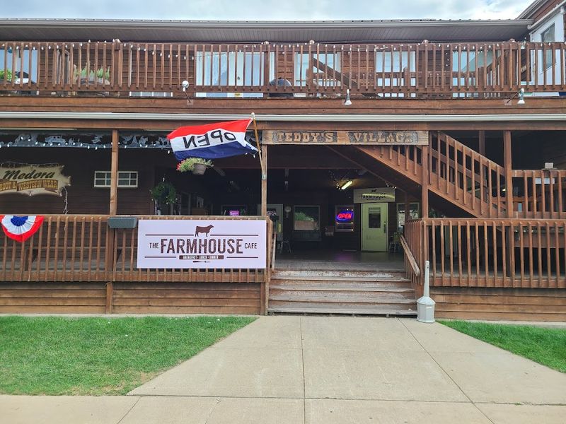 The Farmhouse Café – Grand Forks