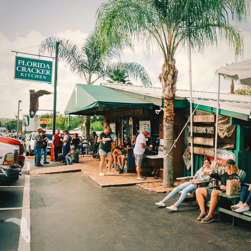The Florida Cracker Kitchen (Brooksville) – Live Oaks and Picnic Tables