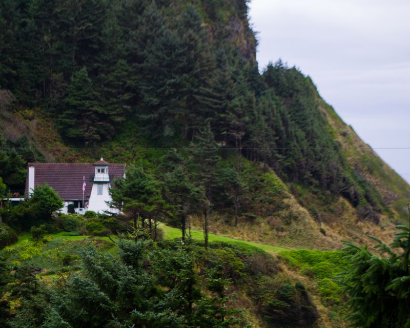 Cleft of the Rock Lighthouse